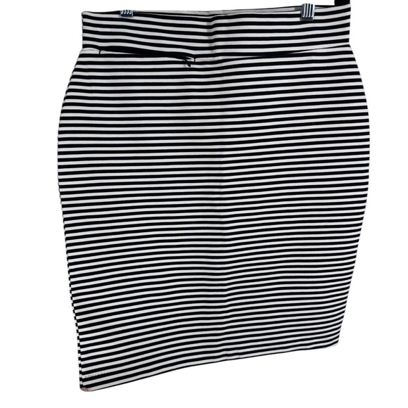 Toad & Co | Black & White Striped Pencil Skirt Tencel Lyocell Blend - Picture 2 of 2